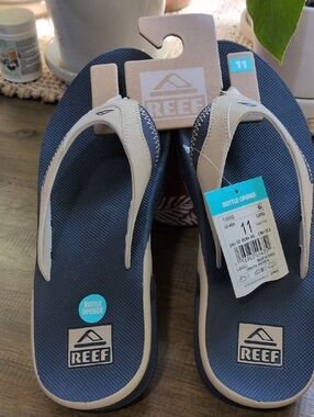 Reef Navy and Tan Men’s Flip Flops